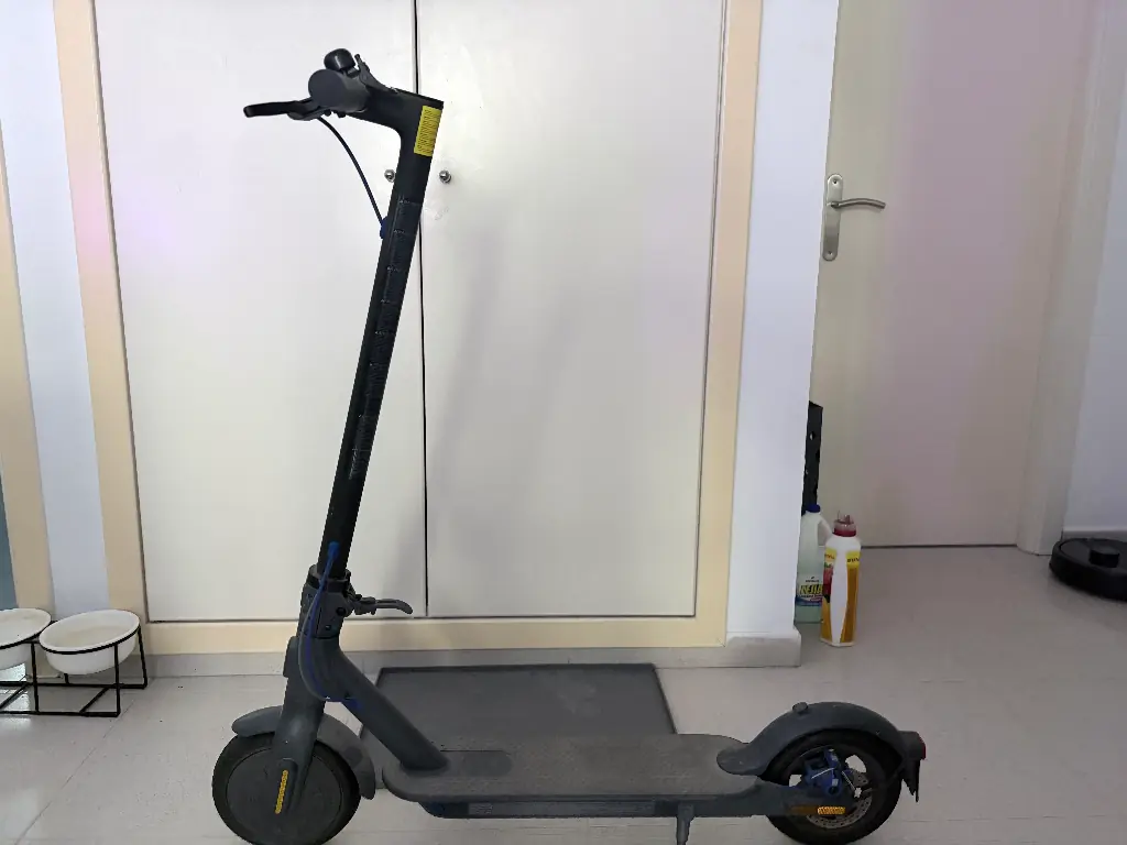 Продам электро самокат Xiaomi