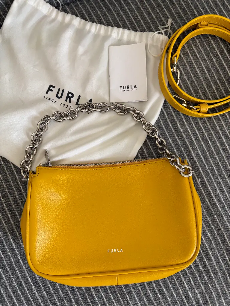 Небольшая сумка FURLA. Носила 1 раз. Отличное состояние