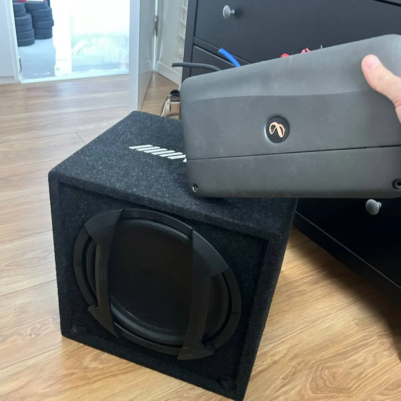 Продам сабвуфер и усилитель