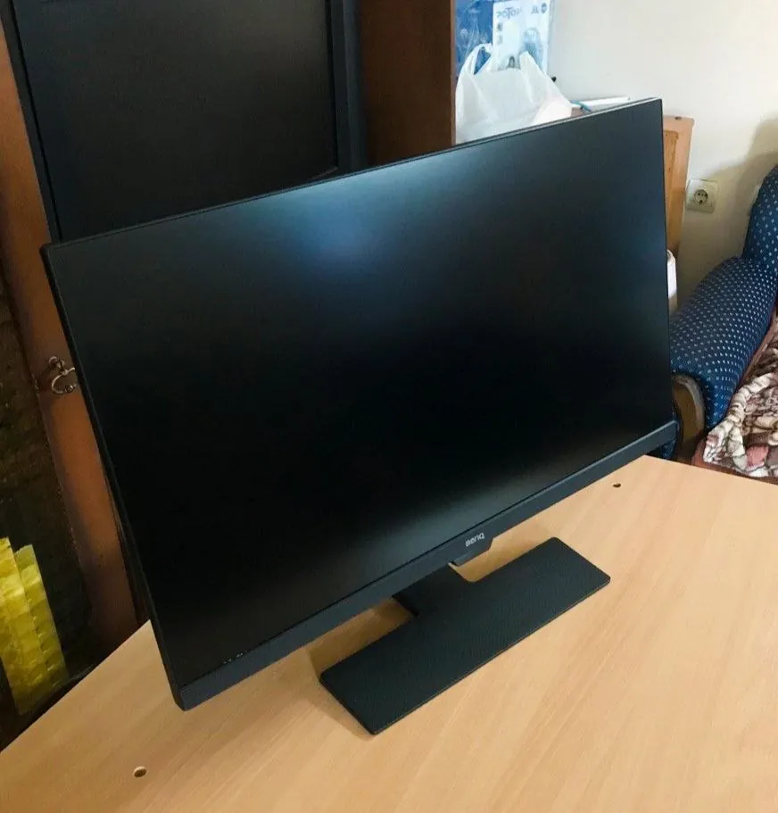 Продаю монитор BenQ GW2780 — 27" IPS, Full HD, антибликовый экран + настенный кронштейн VESA.