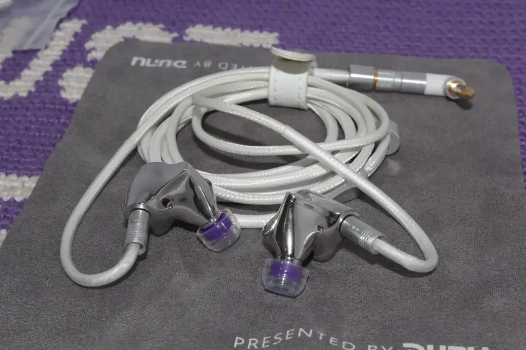 Продам флагманские наушники IEM