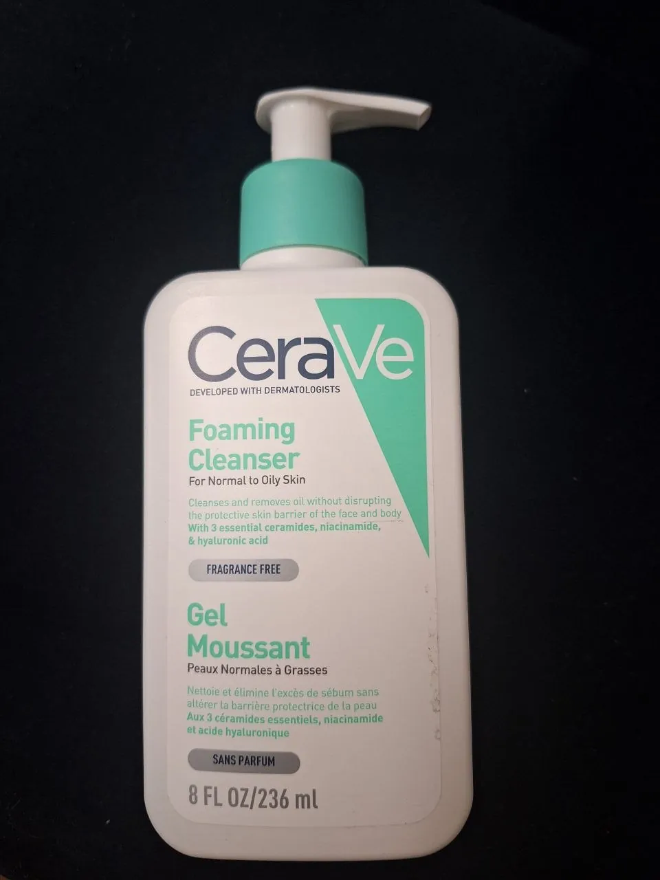 1. Cerave. Средство для умывания для нормальной и жирной кожи. Полная упаковка. 800 динар (в аптека…