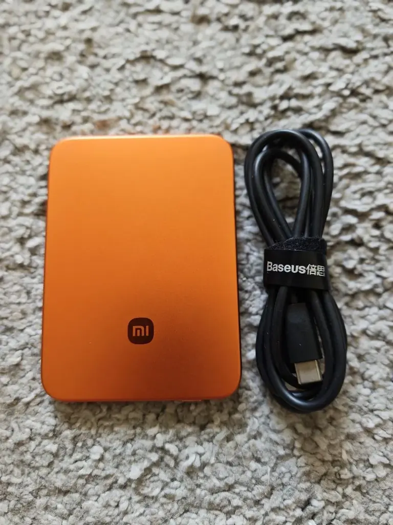 Продам новый магнитный Power Bank Xiaomi (MagSafe) + кабель Baseus