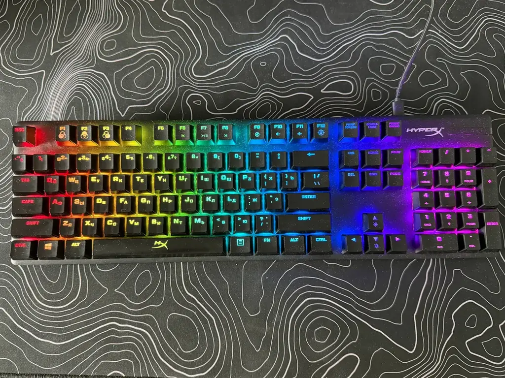 продам клавиатуру hyperx alloy origins с ру раскладкой в идеальном состоянии за 50€