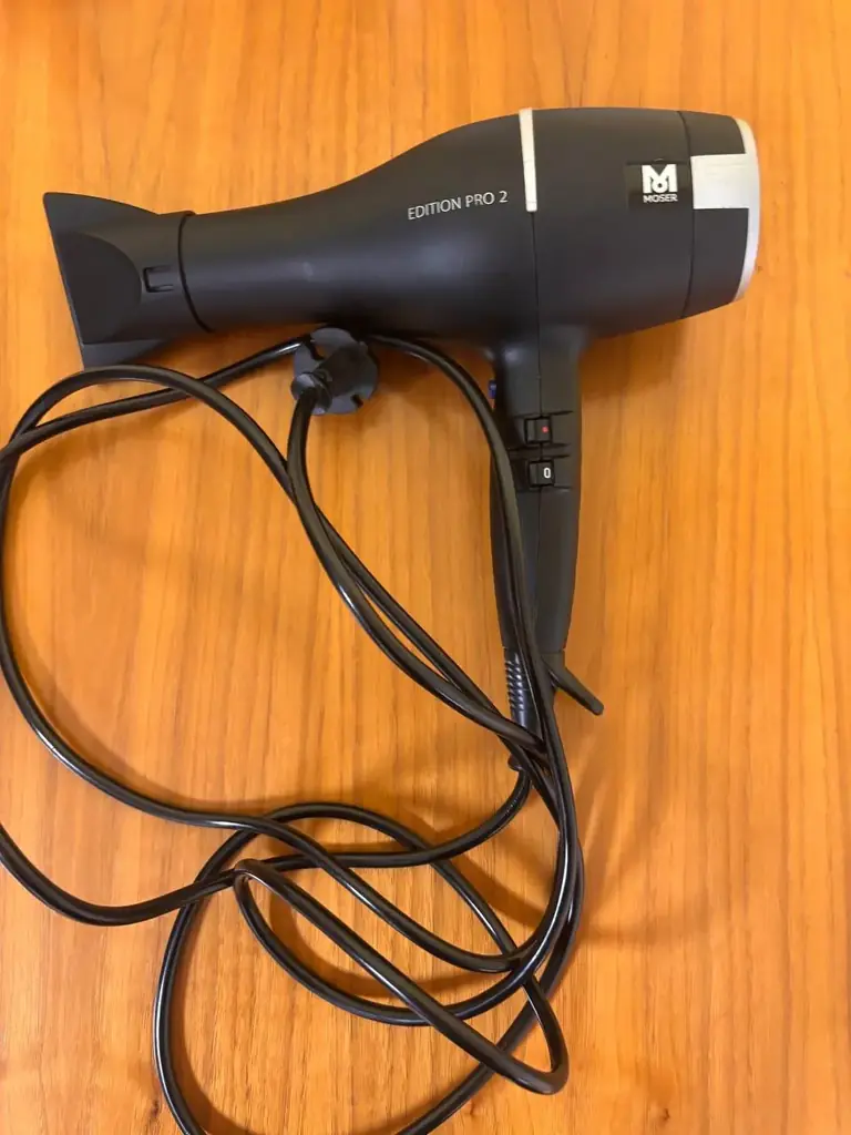 Продам профессиональный фен Moser Edition Pro 2 (2000 Watt) черного цвета.