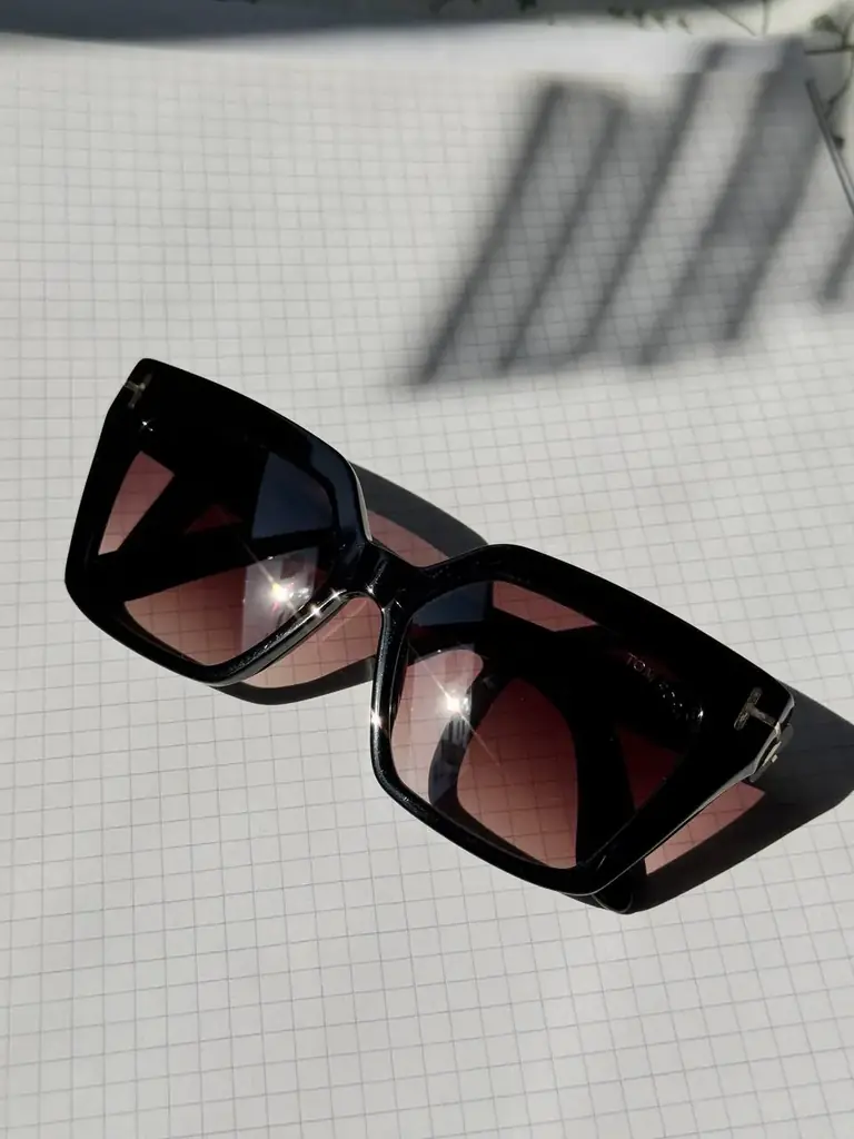 Продам очки Tom Ford. В идеальном состоянии. Новые стоят 290- продам за 190. Amstеrdam или могу отп…