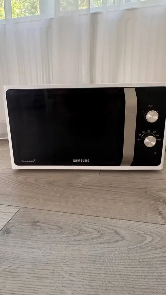 Продаю микроволновую печь Samsung , 20 евро