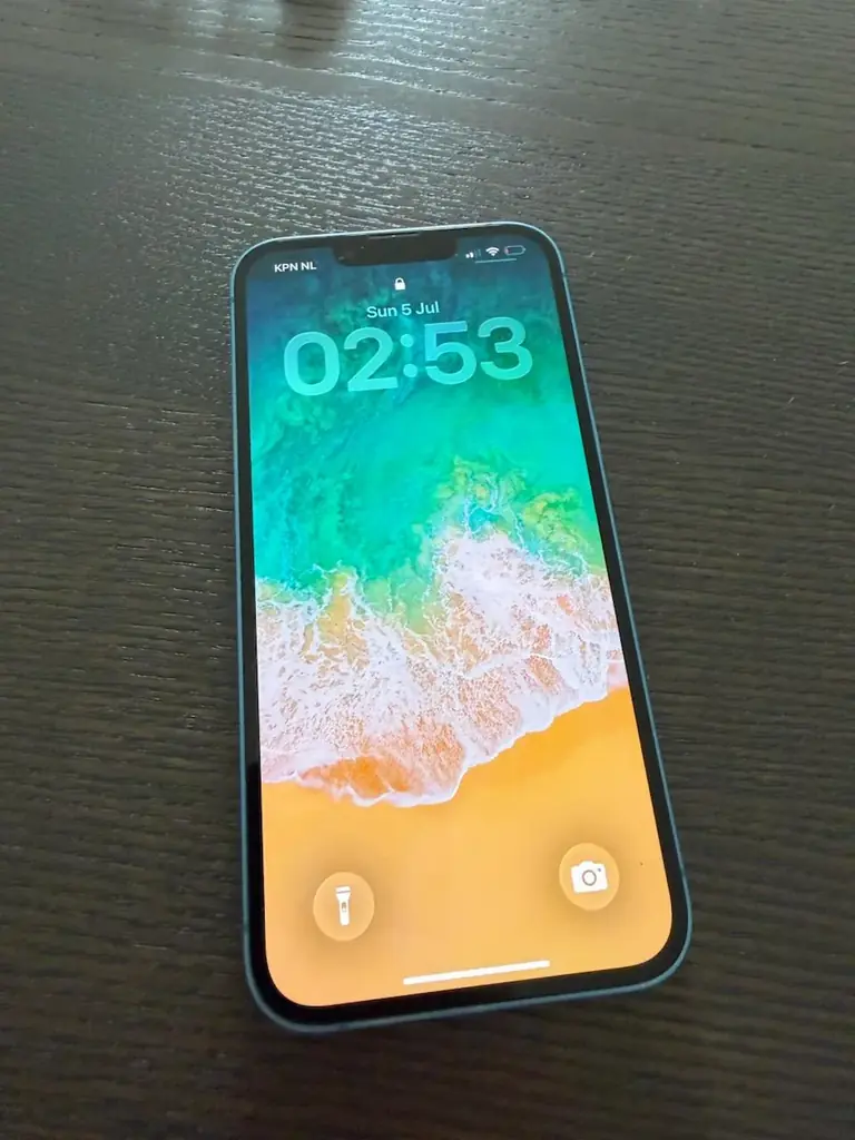 iPhone 13 (156 GB).