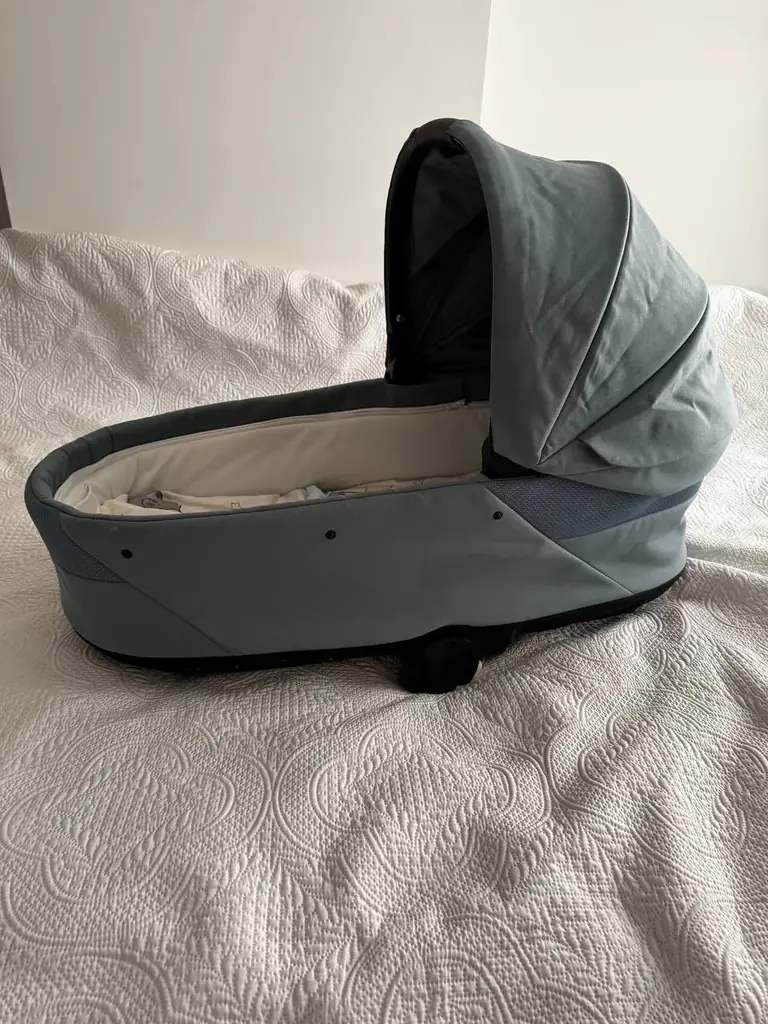 Люлька CYBEX Cot S Lux (Balios S Lux) — €100. Можно забрать в любое время. Амстердам.