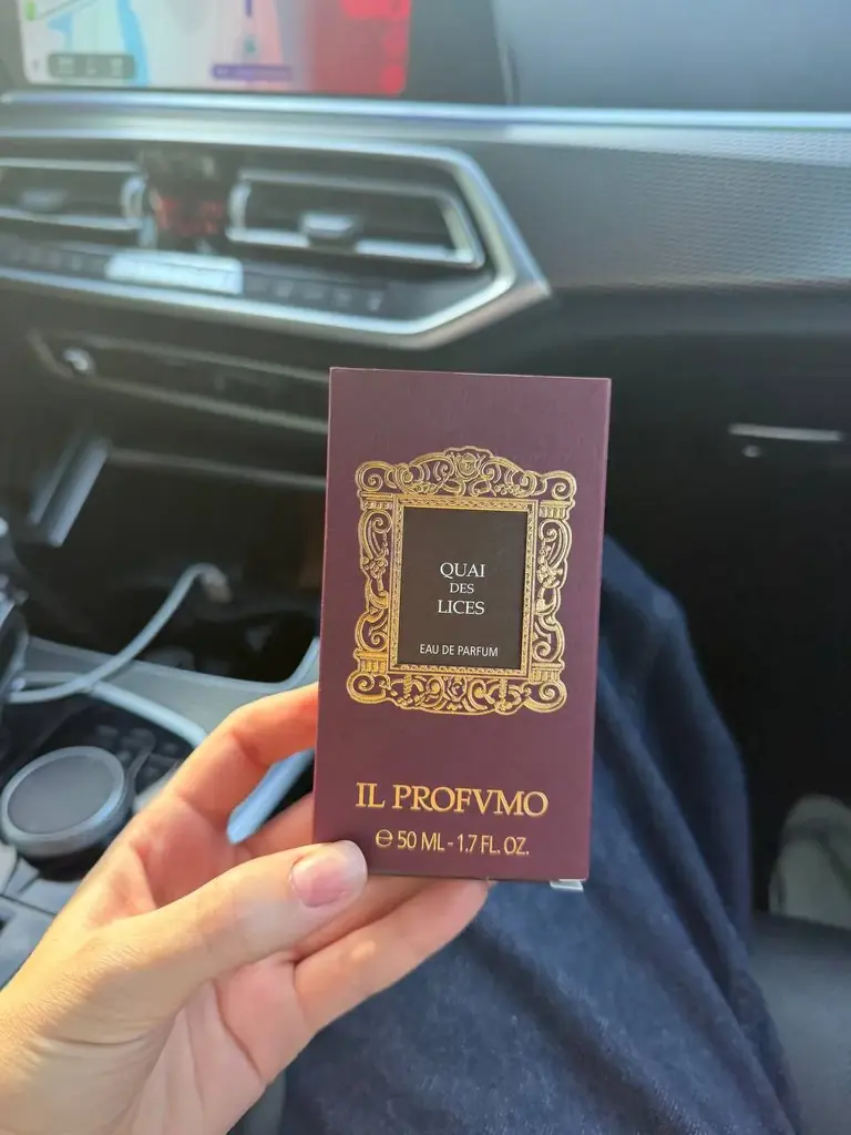 Продам духи, новые, запакованные. Очень приятный аромат. Новые стоят 99€, 50 мл