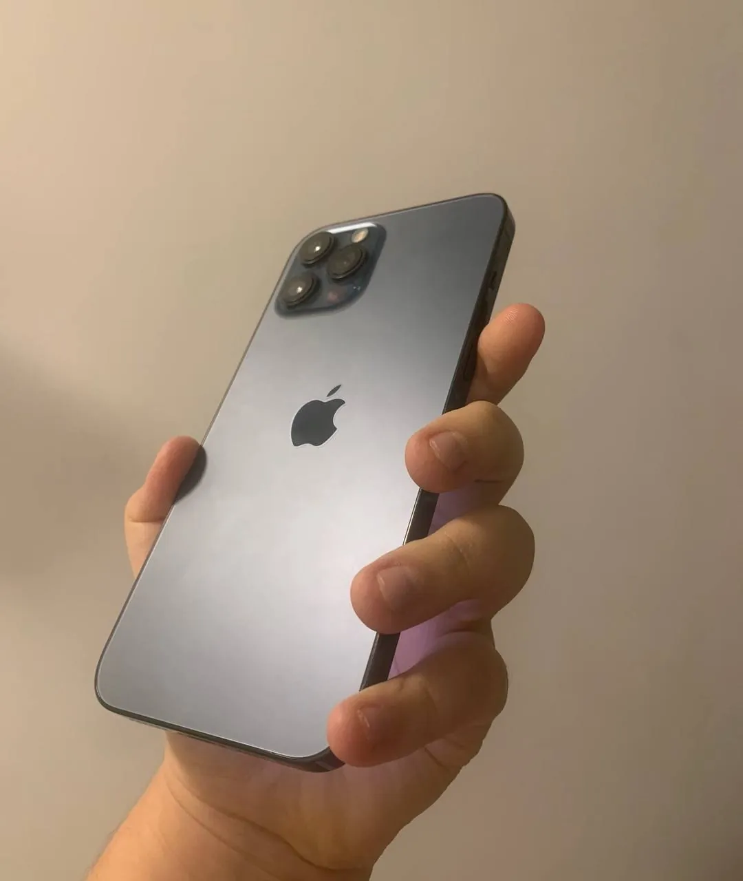 iPhone 12 Pro Max 256 Gb Pacific Blue. Состояние внешнее идеальное, батарея 78%.