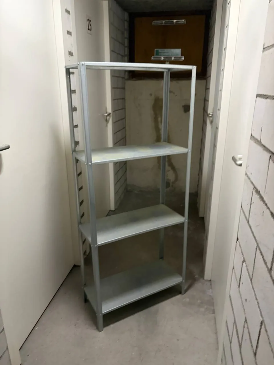 Продам высокий металлический стеллаж IKEA HYLLIS