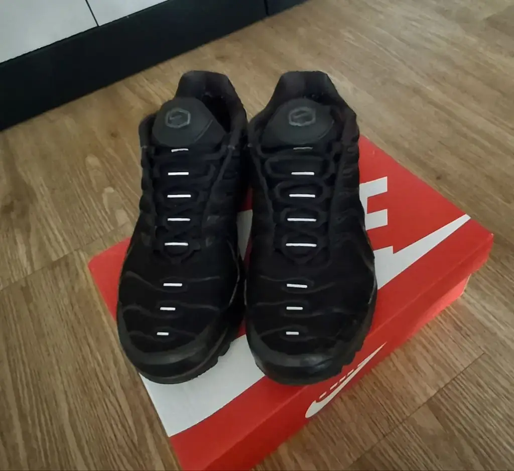 Продам подростковые Air Nike/39 размера/в хорошем состоянии. Цена-90 евро (покупали за 150 евро).го…