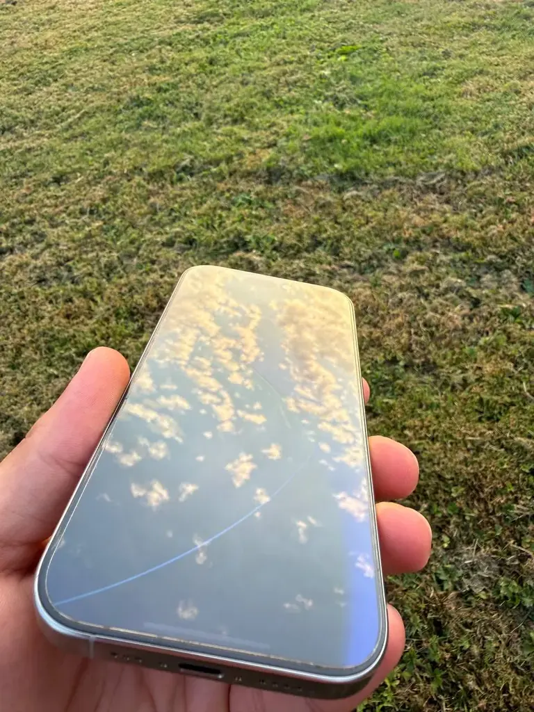 Продам iPhone 16 Pro Natural Titanium 256 GB. Состояние - идеальное. На видео показал ёмкость батар…