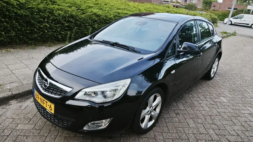 Продаётся Opel Astra 2010 г. APK до 26.09.2026 г.