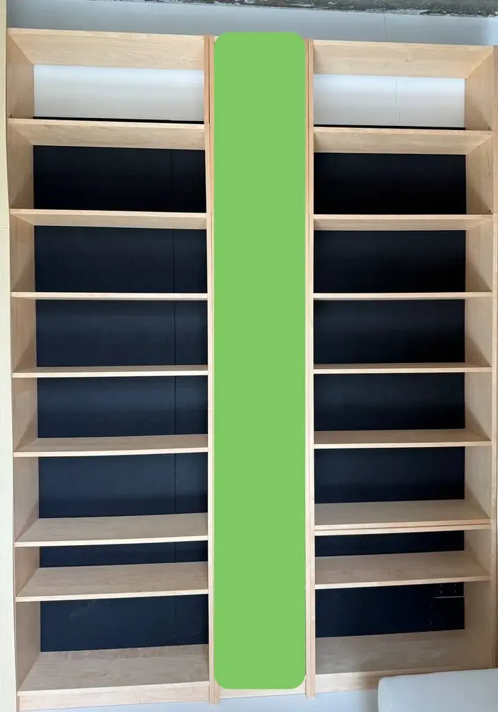 Продам два шкафа IKEA Billy + четыре дополнительные секции.
