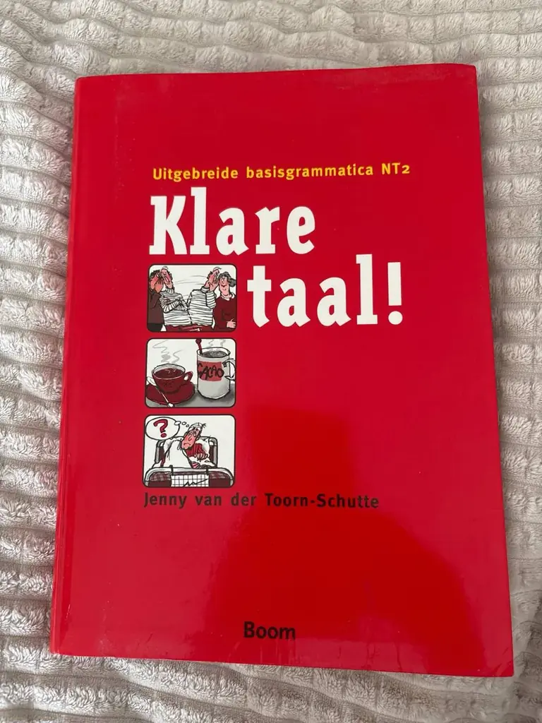 Продам книгу для изучения голландского языка для начинающих. Пометки немного в начале, состояние оч…