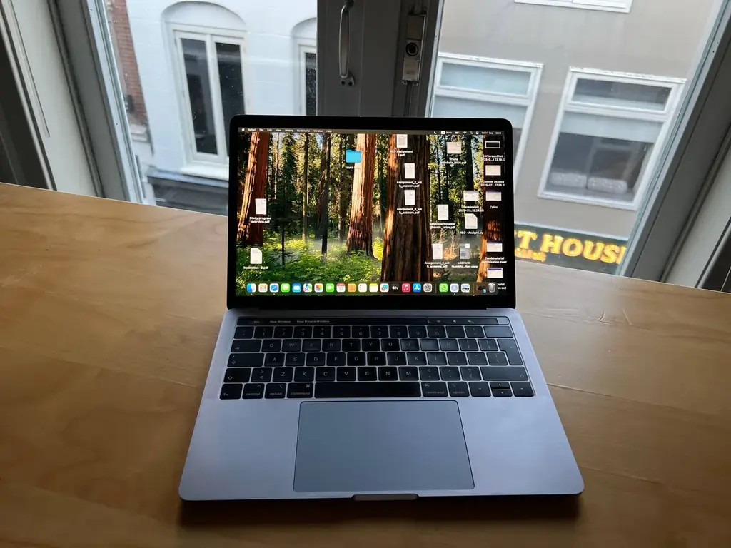 MacBook Pro 13” 2018 — i7 / 16GB / 512GB