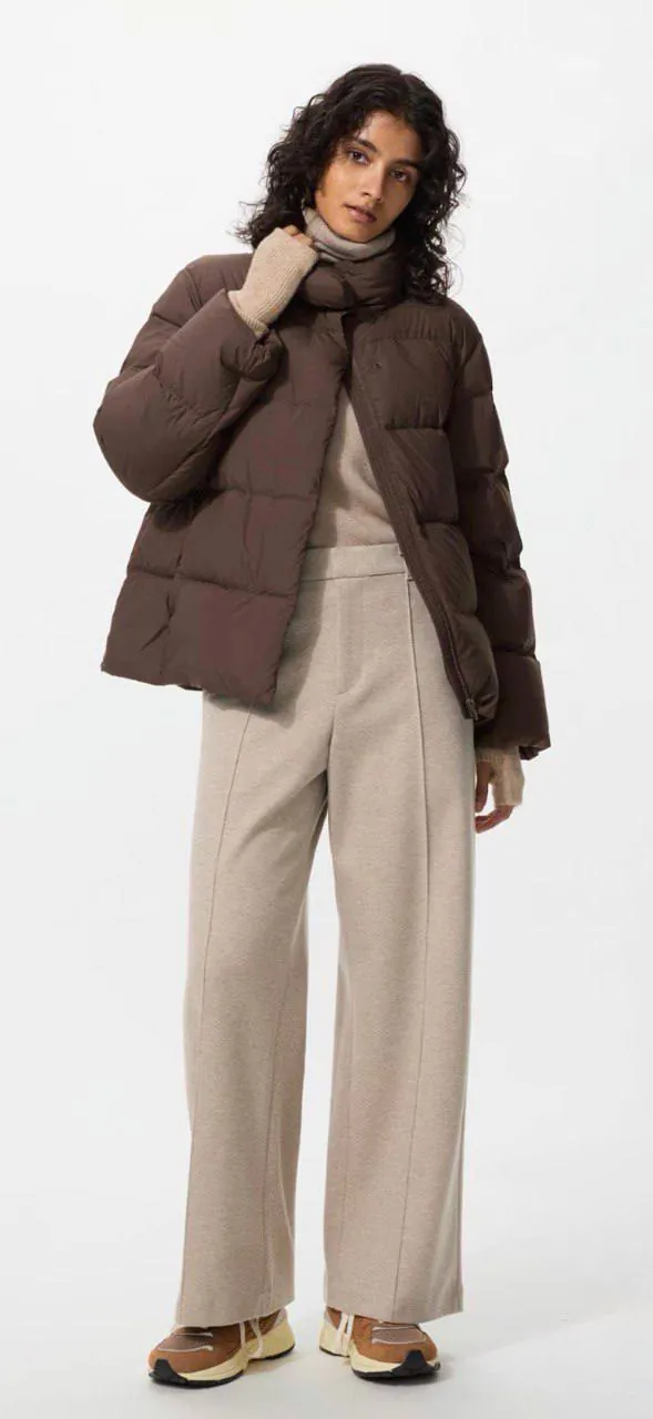 Брюки прямого кроя Uniqlo, абсолютно новые с бирками, размер XS, цвета: бежевый и коричневый.