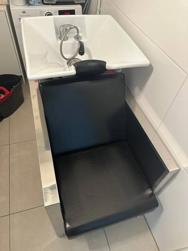 Парикмахерска мойка в полностью рабочем состоянии, 80€ + торг, Purmerend. Самовывоз. По всем вопрос…