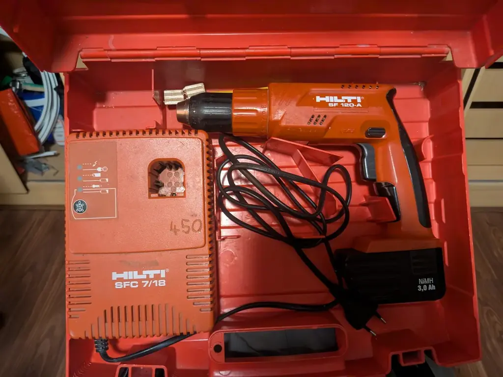 Продам шуруповерт Hilti SF-120A