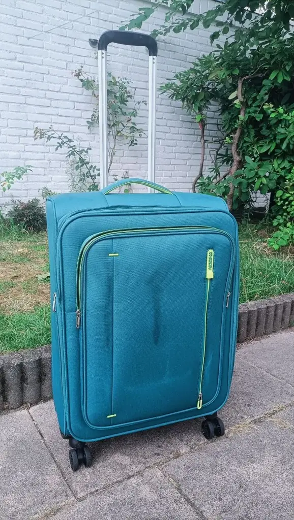 Продам чемодан American Tourister 67л. В рейсе был 1 раз. Не подошёл размер.Цена 30 €. Эйндховен.