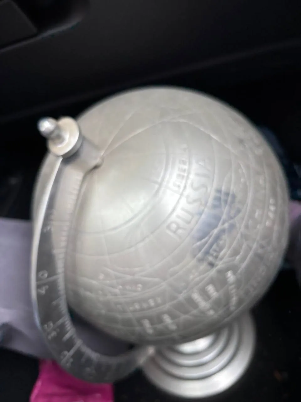 Глобус винтажный алюминиевый (купили в Париже, в винтажном магазине, продаю в связи с переездом