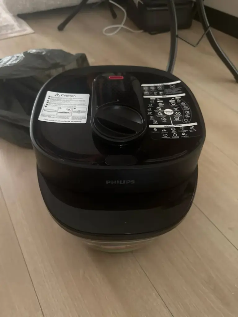Продам мультиварку-скороварку Philips — €30