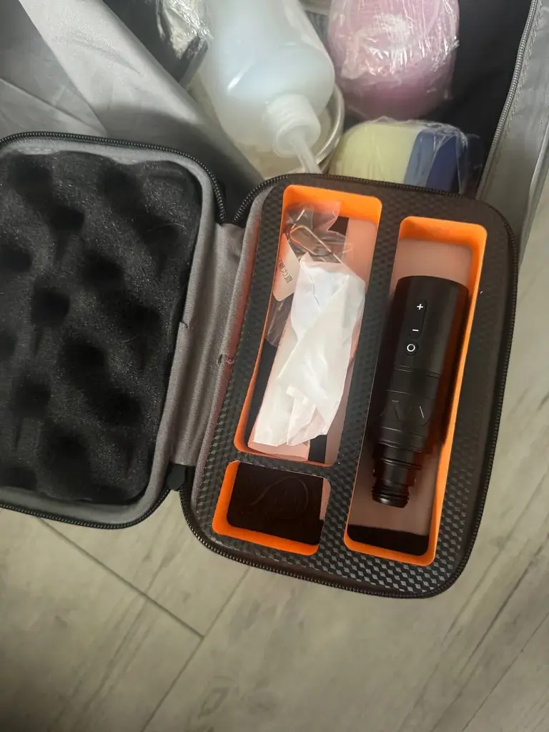 Тату машинка амбишн ниндзя ультра за 70€. Была в использовании пол года