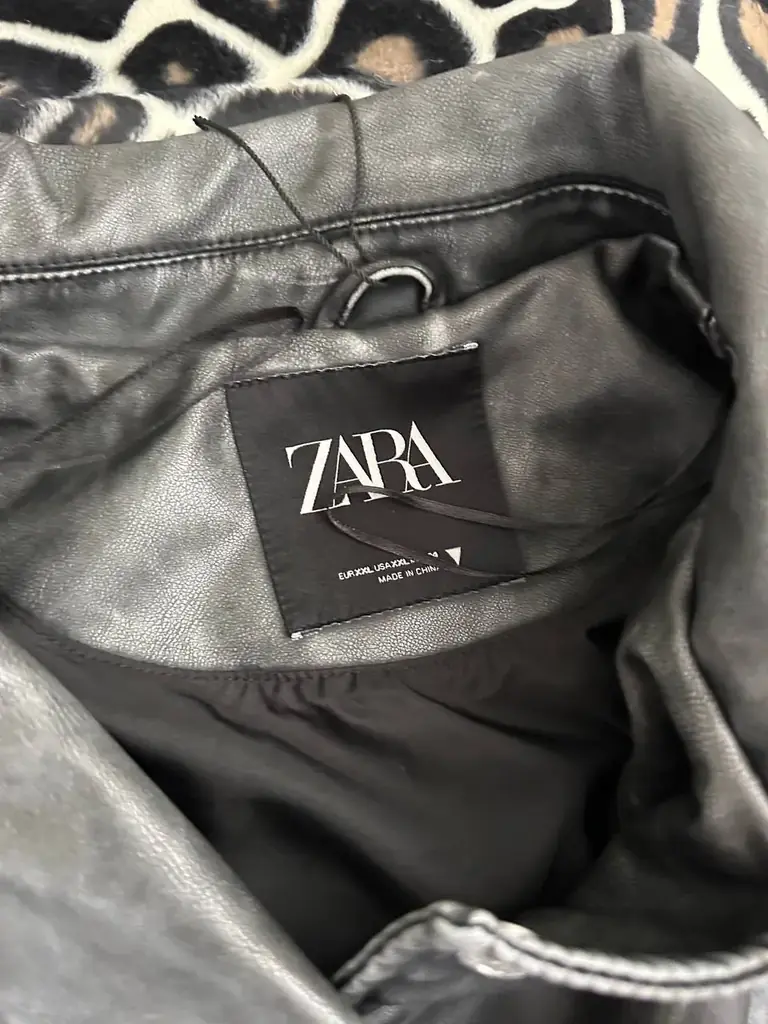 Продам .Куртку новая .zara Л-хл .15. Померить можно в Spijkenisse ,или Перешлю любой  удобно вам по…