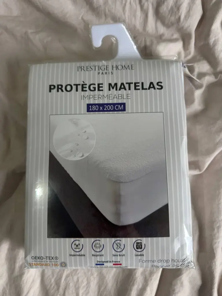 Prestige Home Paris 180*200 , водонепроницаемая простыня от французского бренда . 20€