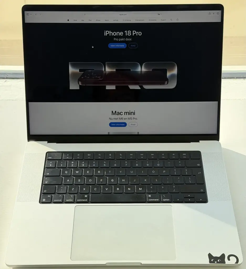 Продам MacBook Pro 16 M1 Pro 16GB RAM 512GB SSD 2021