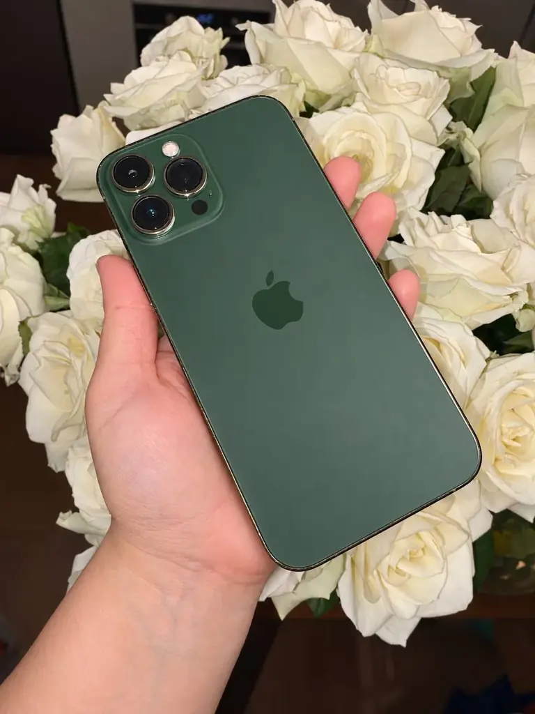 Продаётся iPhone 13 Pro Max, 128 ГБ, зелёный цвет.