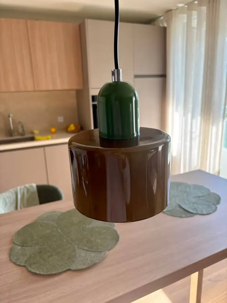 Продаю 3 абсолютно новых потолочных светильника.