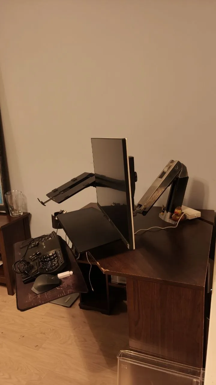 продаю стойку. срочно. Харлем центр. 40€