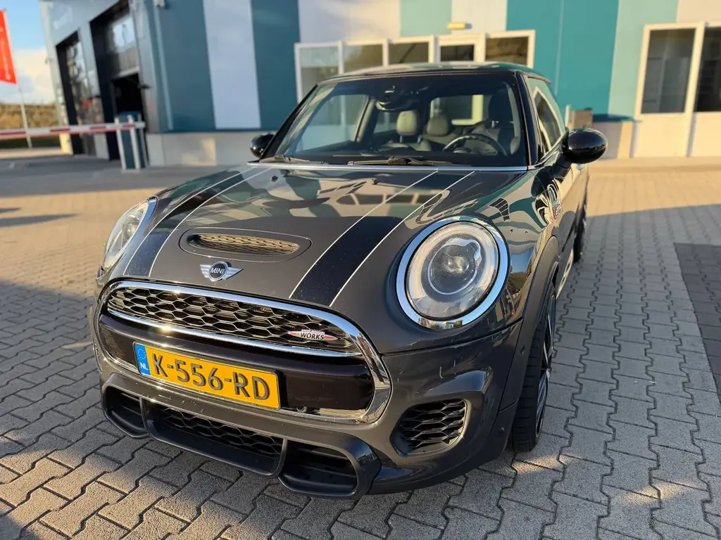 Mini Cooper JCW (John Cooper Works) 2015, 2.0 турбо, хэтчбек