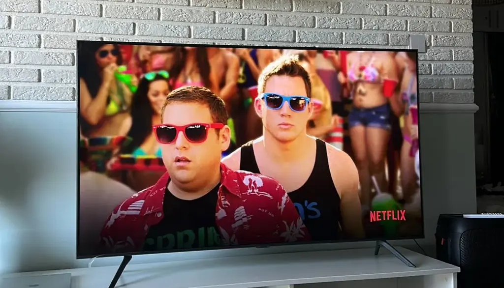 Продаётся Samsung Smart TV 65”