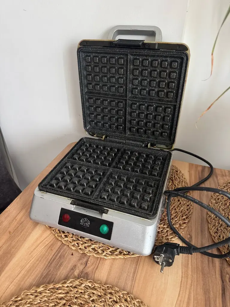 🧇 Электровафельница Jardeko JD765 – 1300W