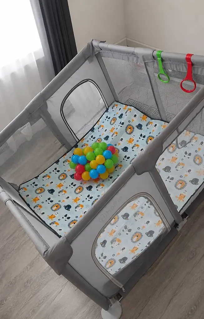 Продается детский манеж 120х120, состояние 5 из 5, в комплекте идет коврик и шарики, цена 1500 лир,…
