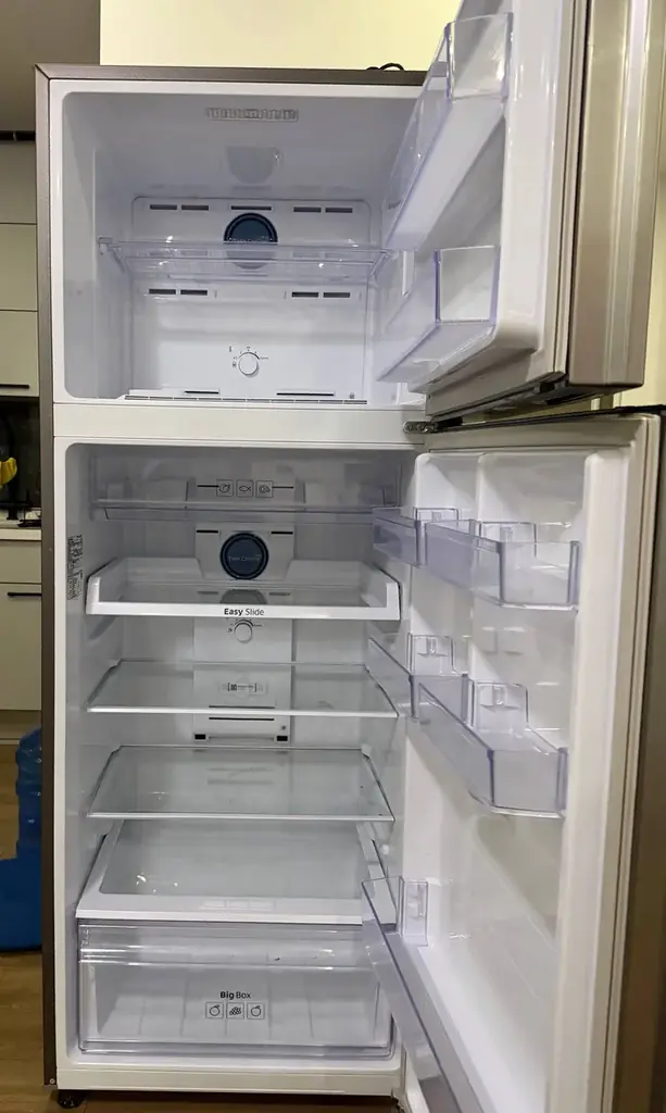 Продам холодильник Samsung RT46K6000S8