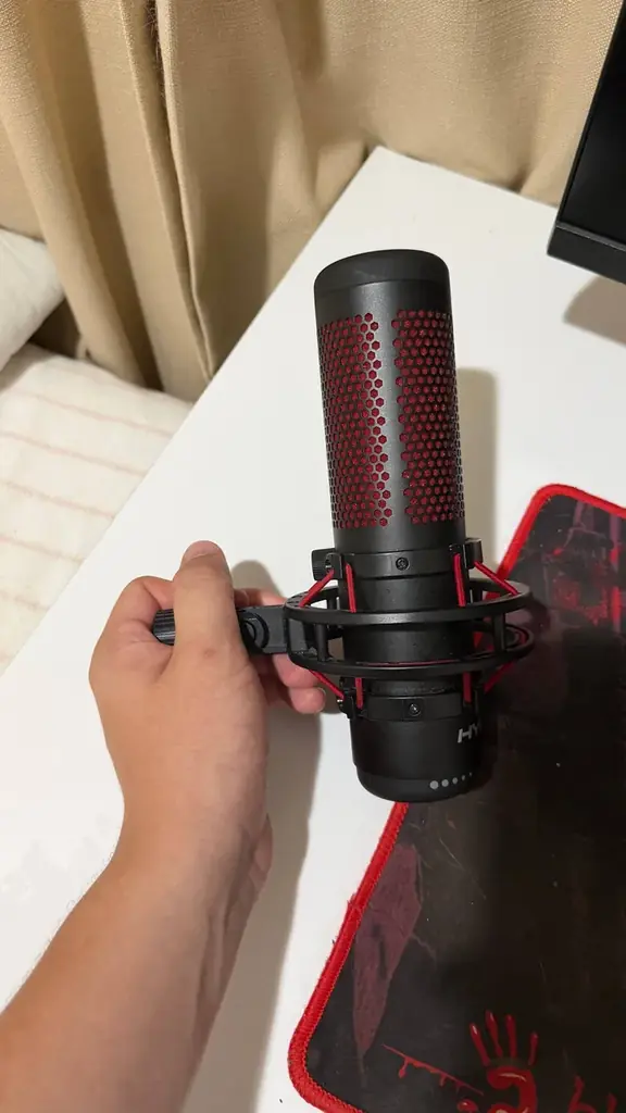 Микрофон HyperX QuadCast в хорошем состоянии. Продаю без штатной ножки при необходимости можно отде…