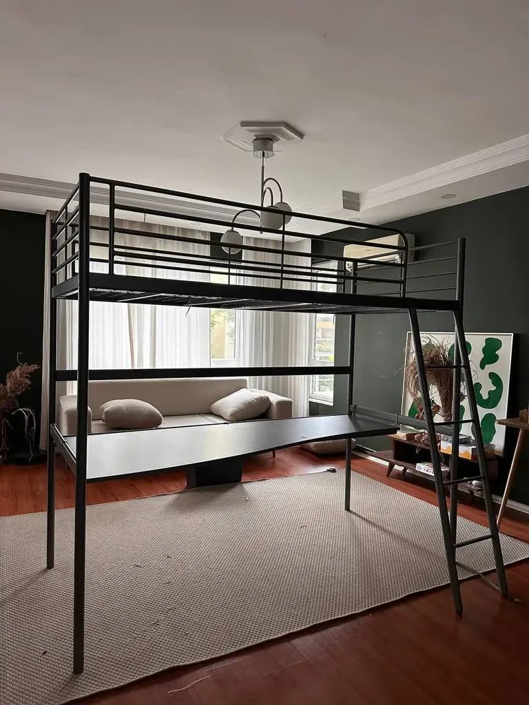 Двухъярусная кровать IKEA со столом — идеальный вариант для школьника, в IKEA такую не найдёте 🖐️