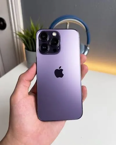 Продаю iPhone 14 Pro Purple 256gb. Отличное состояние, аккумулятор 82%, покупал в Канаде. Цена 25 0…