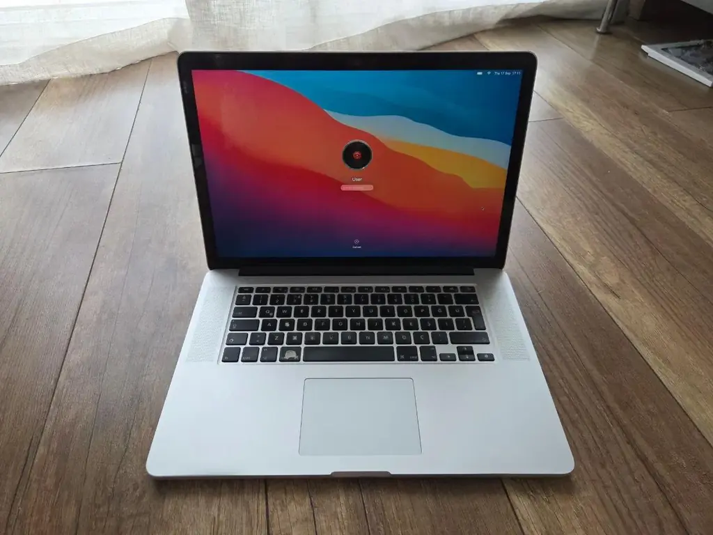 Продам MacBook Pro (Retina, 15-inch, Mid 2014)