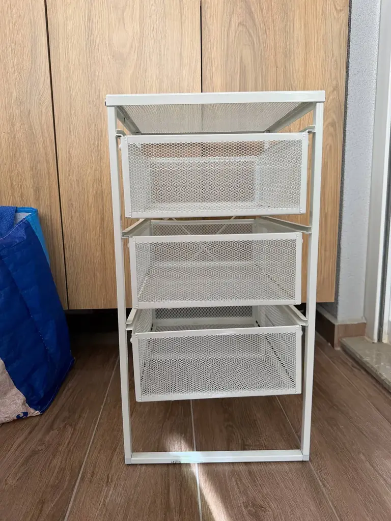 Продам трехъярусную тумбу с сетчатыми выдвижными ящиками IKEA