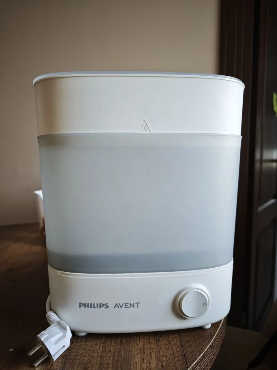 Продам стерилизатор philips. Большой и вместительный. 1000 лир