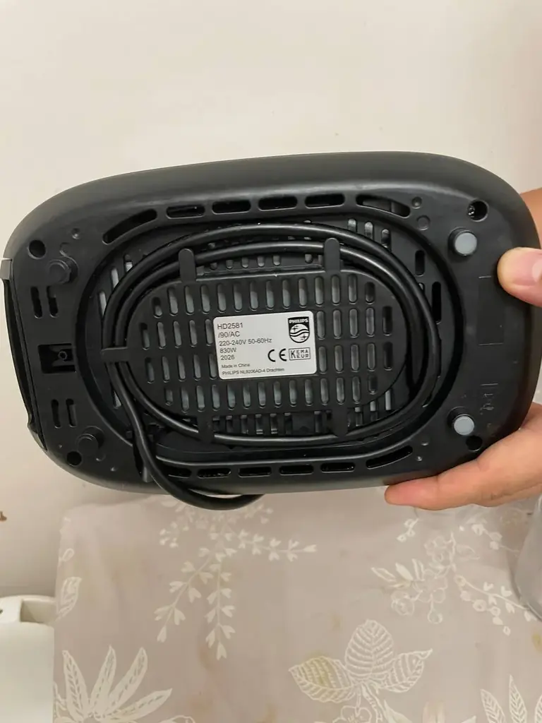 Продаю тостер Philips Daily Collection — HD2581/90.