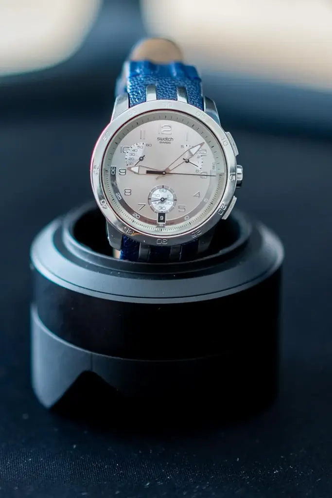 Swatch YRS401 - хронограф из линейки Irony Retrograde. Диаметр корпуса — около 42 мм, толщина приме…