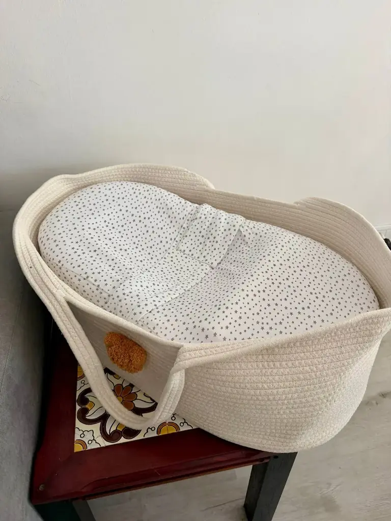 Продаю кокон Amarobaby вместе с корзинкой-переноской. Почти как новый. В использовании 2 недели. Чи…
