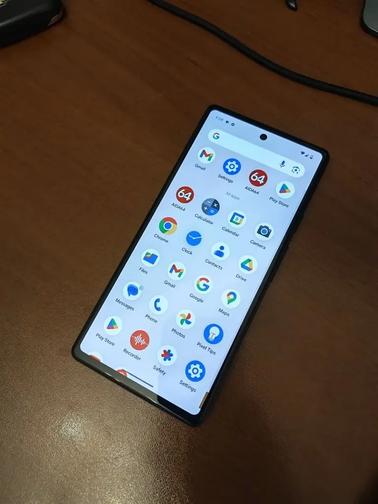 Google Pixel 6a, новый, заряжался всего 6 раз, цена: 400 лари